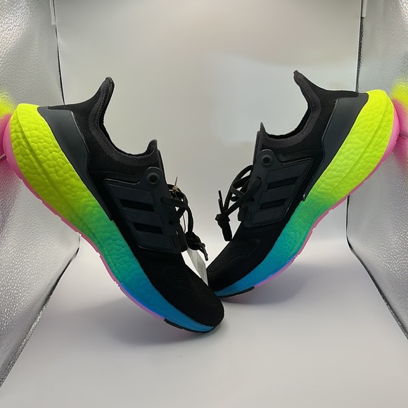 Adidas Ultraboost 22 Black Multi-Gradient - Picture 5 of 5